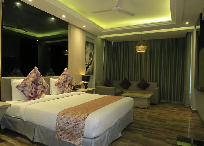 Sterling Palm Bliss - Rishikesh
