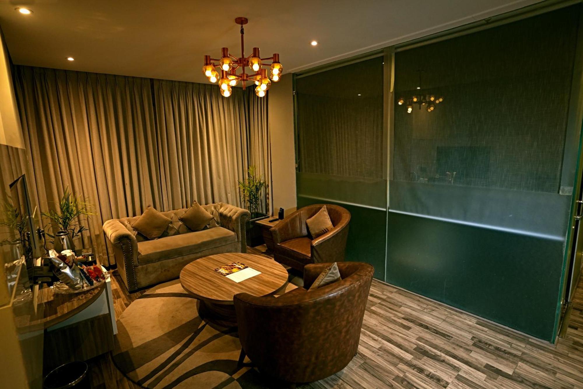 होटल Sterling Palm Bliss - 4*